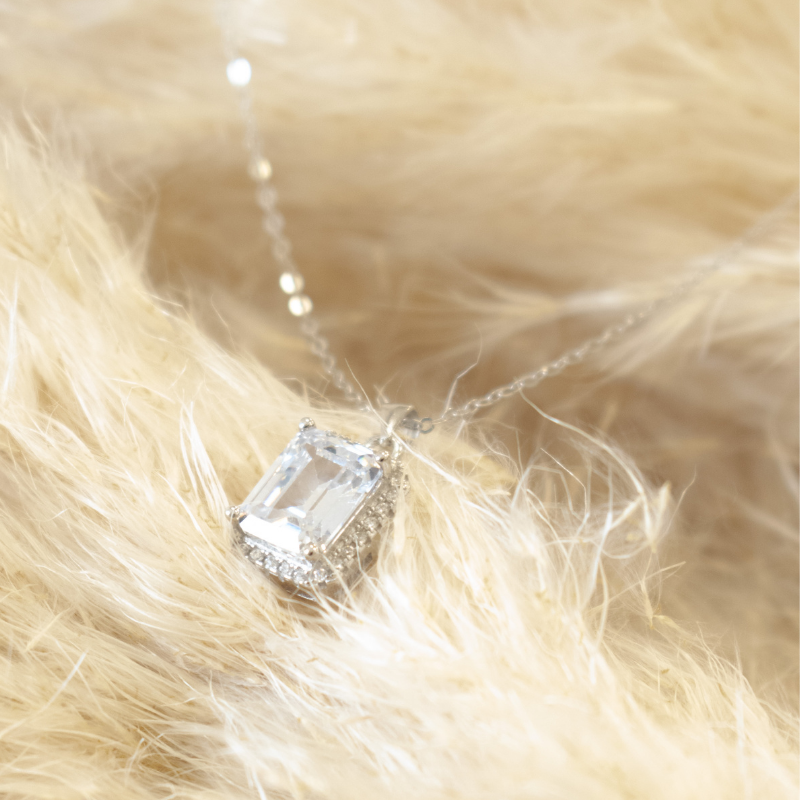 Collier Halo rectangulaire