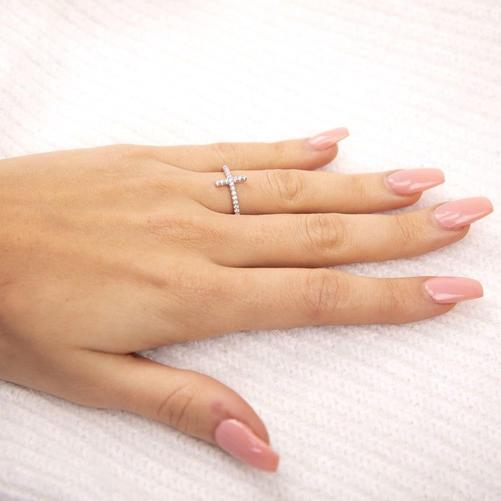 bague avec croix femme